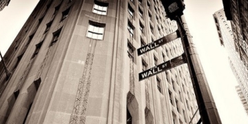 Cloud is the Future for Wall Street Watchdog