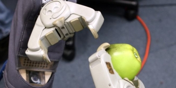 Researchers Use Deep Learning to Teach Robots How to Cook from YouTube Videos