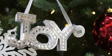 Have a Data-Appropriate Christmas: Big Data, Big Companies and Santa