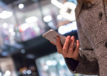 What Are Beacons, and How Are They Used in IoT Projects?