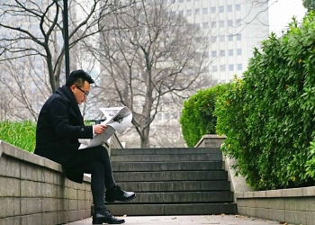 Machine Learning with a twist: How trivial labels can be used to predict policy changes