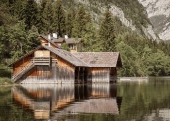 The data lakehouse: just another crazy buzzword?