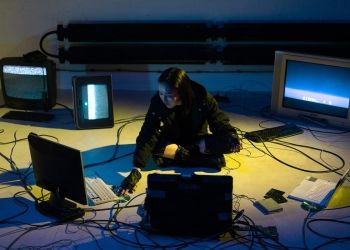 Pros and cons of AI: Is Artificial Intelligence suitable for you?