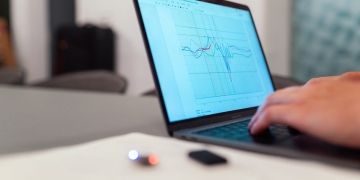 Interpolation vs extrapolation: How to forecast the future?