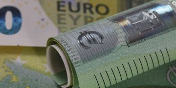 Worldwide AI spending will reach €300 billion by 2026