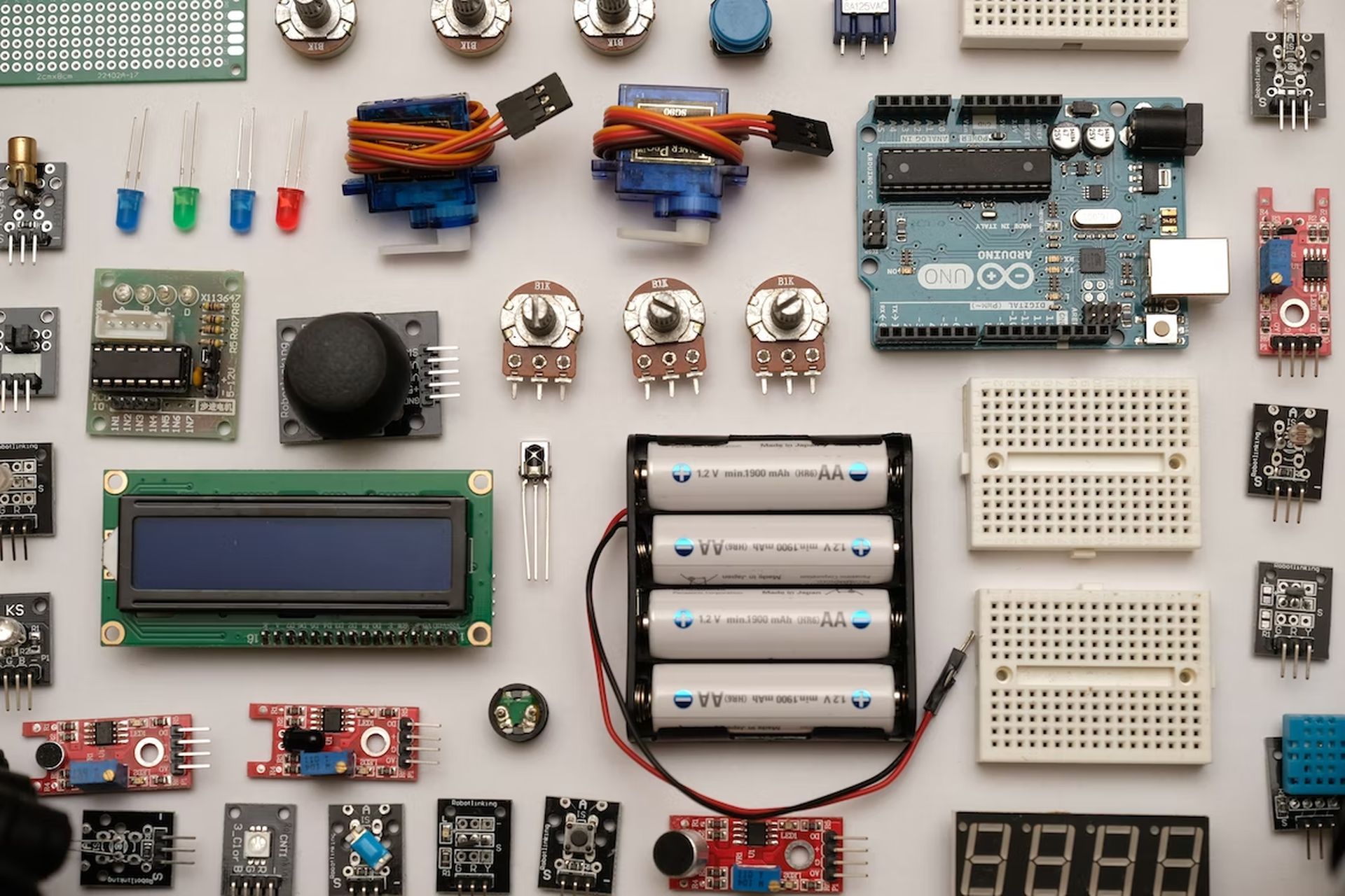 What is an IoT gateway: Hardware, software, advantages and edge computing