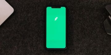 Thousands of users whose Robinhood accounts were stolen are waiting for compensation