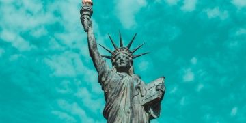 Meet FreedomGPT, a chatbot that works even without the Internet