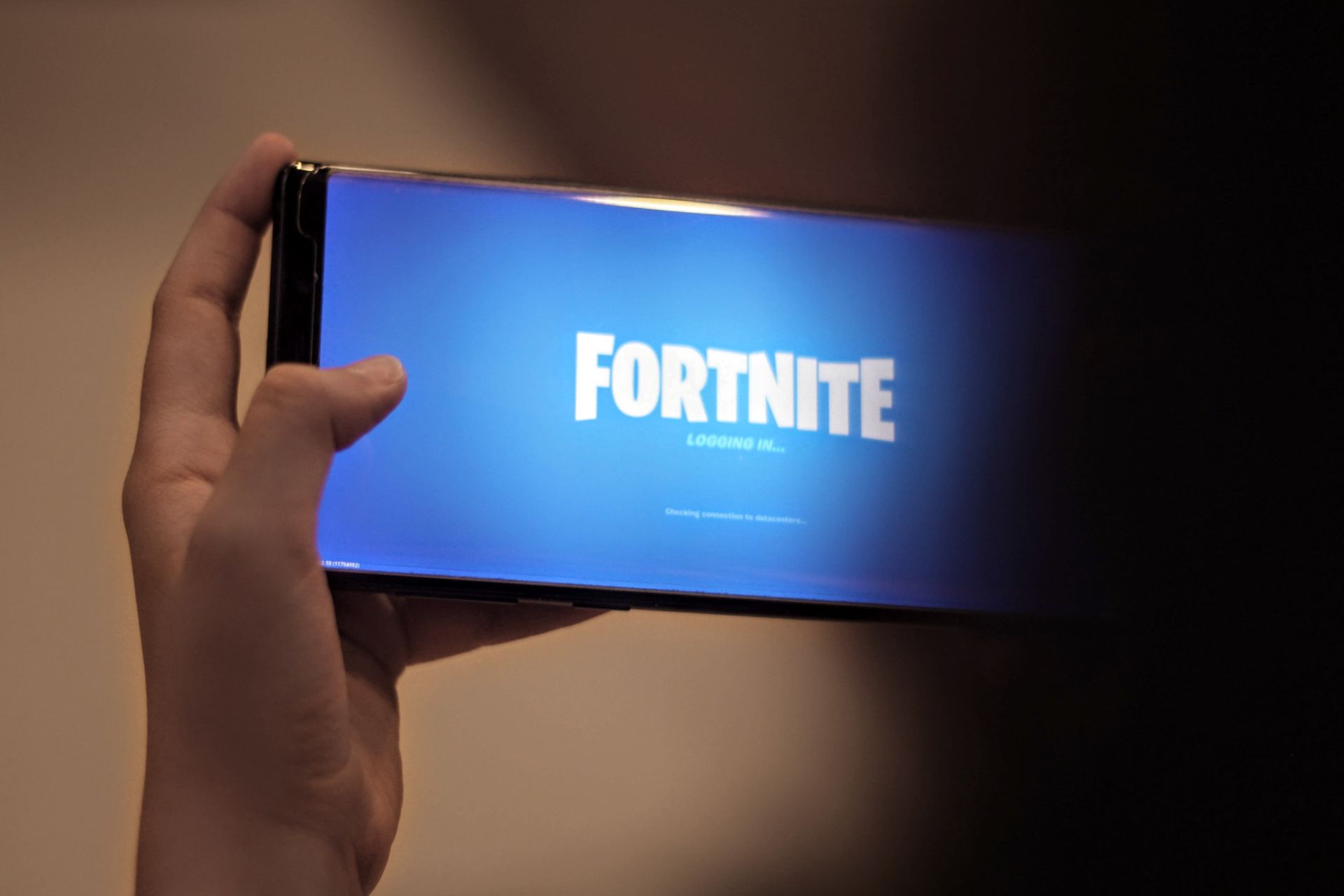 Check Fortnite server status in 2023