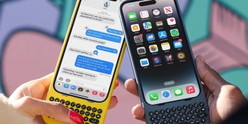 Clicks iPhone keyboard: Buttons are back!