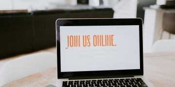 Virtual mentors: The impact of technology on the evolution of online coaching