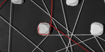 Why decentralized social media is critical in the age of information?