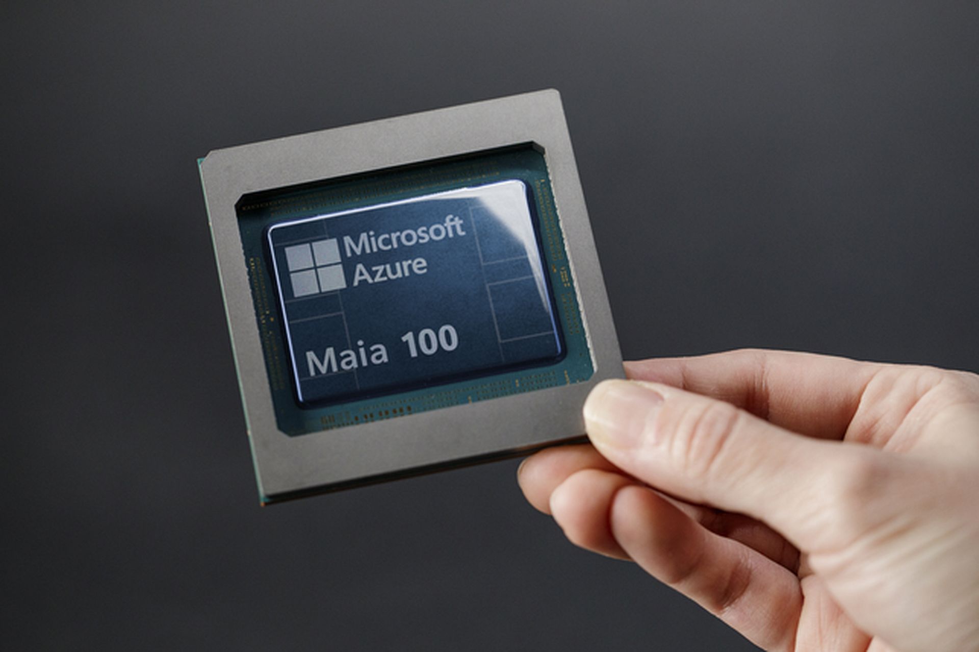 Découvrez Maia 100, la dernière arme de Microsoft dans la bataille du matériel d’IA