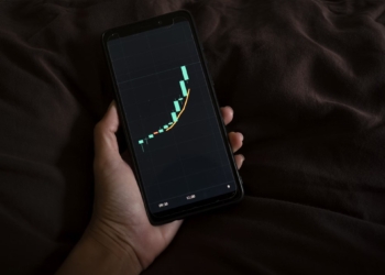 Snowflake’s earnings ignite a stock surge: Learn why