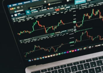 Navigating the evolving landscape of fiat money and cryptocurrencies