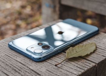 iPhone 17 Pro leak unveils surprising metalens and slim bezels