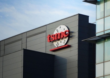 TSMC stock dips 0.5%: Buy, hold or wait?