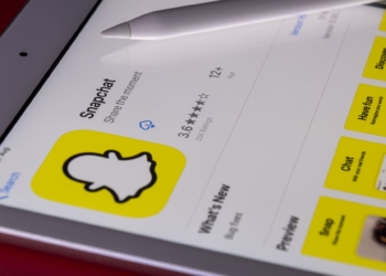 7% jump: Is Snap the social media stock to invest in 2025?