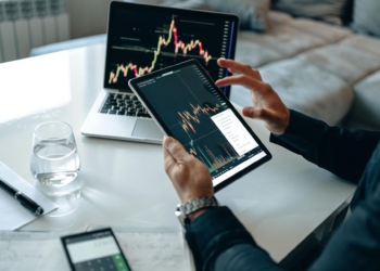 S&P 500 reaches record high, Fed rate cuts anticipated