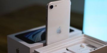 iPhone SE 4 and PowerBeats Pro 2 release date: February 11