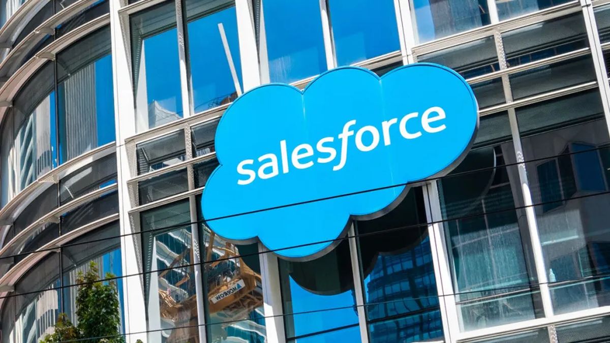 Weak guidance just hit Salesforce stock: What it means for 2025