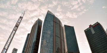 AI drives demand for high-paying tech jobs, finds iCIMS report