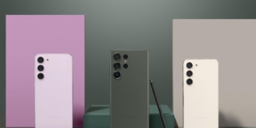 Here’s why you are seeing green or pink lines on your Galaxy S23