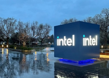 Intel drops 4% again: Are investors losing faith already?