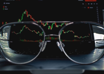 S&P 500, Nasdaq, Dow rises but volatility persists as tariff talks continue