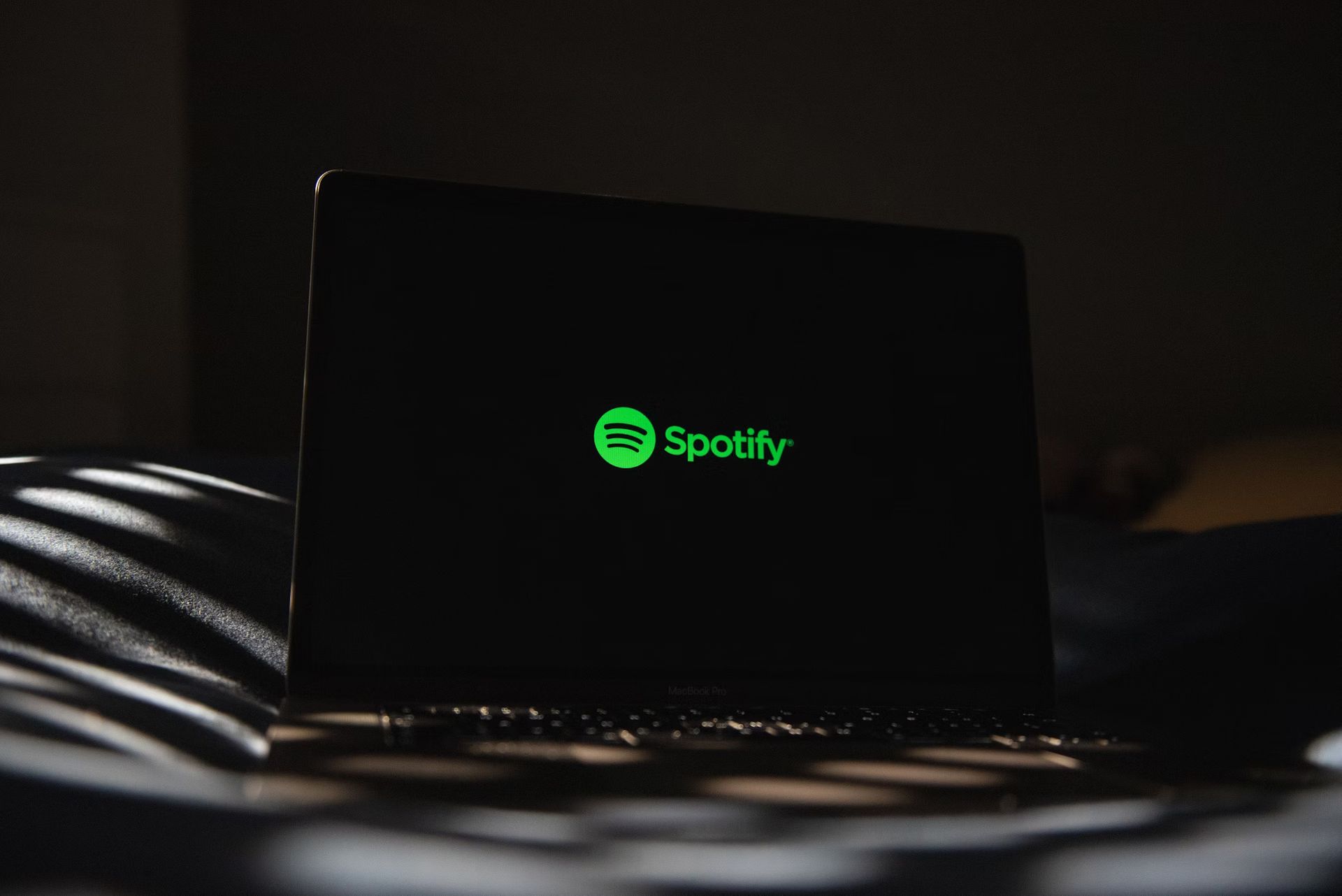 Pourquoi Spotify affiche-t-il des annonces aux abonnés premium?