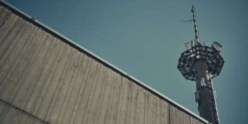 Fibocom unveils 5G AI mobile hotspot solution