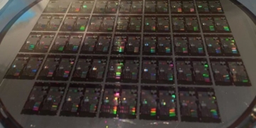 New IEEE study explores AI acceleration with photonics