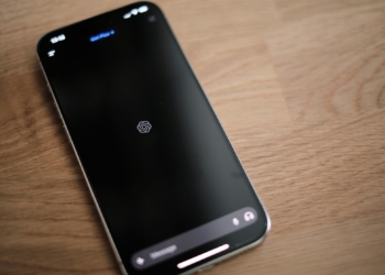 OpenAI’s o3 claimed 25%, independent test says “try 10”