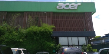 Acer’s new ring tracks your health its AI earbuds translate 15 languages live