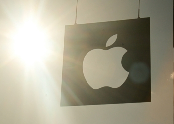 Apple says tariffs will cost 0 million