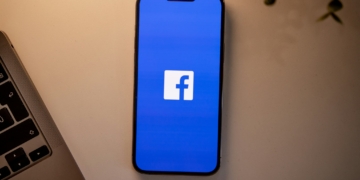 Facebook users are targeted by a scam using a Google domain