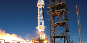 Blue Origin sets August target for second New Glenn launch
