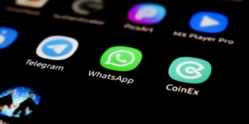 WhatsApp flagged as high-risk app by US House