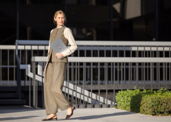 A first look at the new Intel-powered Microsoft Surface 5G laptop