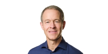Apple’s COO Jeff Williams calls it a career