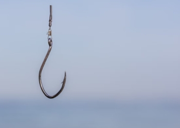 Attackers use “native phishing” with M365 and AI tools