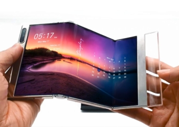 Samsung preps foldable screens for Apple’s iPhone Fold