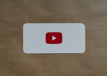 YouTube’s testing Reddit-like comments for Premium users