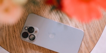 Google works on Quick Share support for iPhones