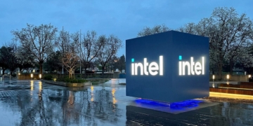 Trump administration discusses Intel stake for US manufacturing