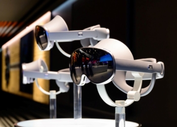 Samsung bets on Android XR to rival Apple’s ,500 Vision Pro