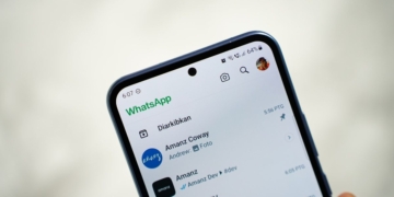 WhatsApp rolls out in-app message translation
