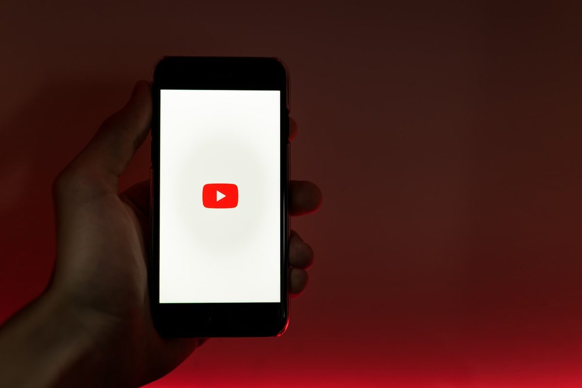 YouTube Premium adds continue watching feature