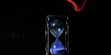 Apple: DMA delays iPhone mirroring and AirPods live translation in EU