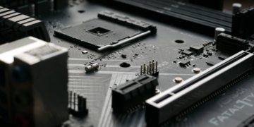 Next-gen PCIe 8.0 standard promises 1TB/s bandwidth for AI and quantum workloads